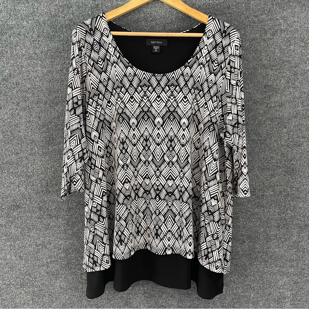 Karen Kane Womens Layered Geometric Slit Back Top Size 2X Black White 3/4 Sleeve